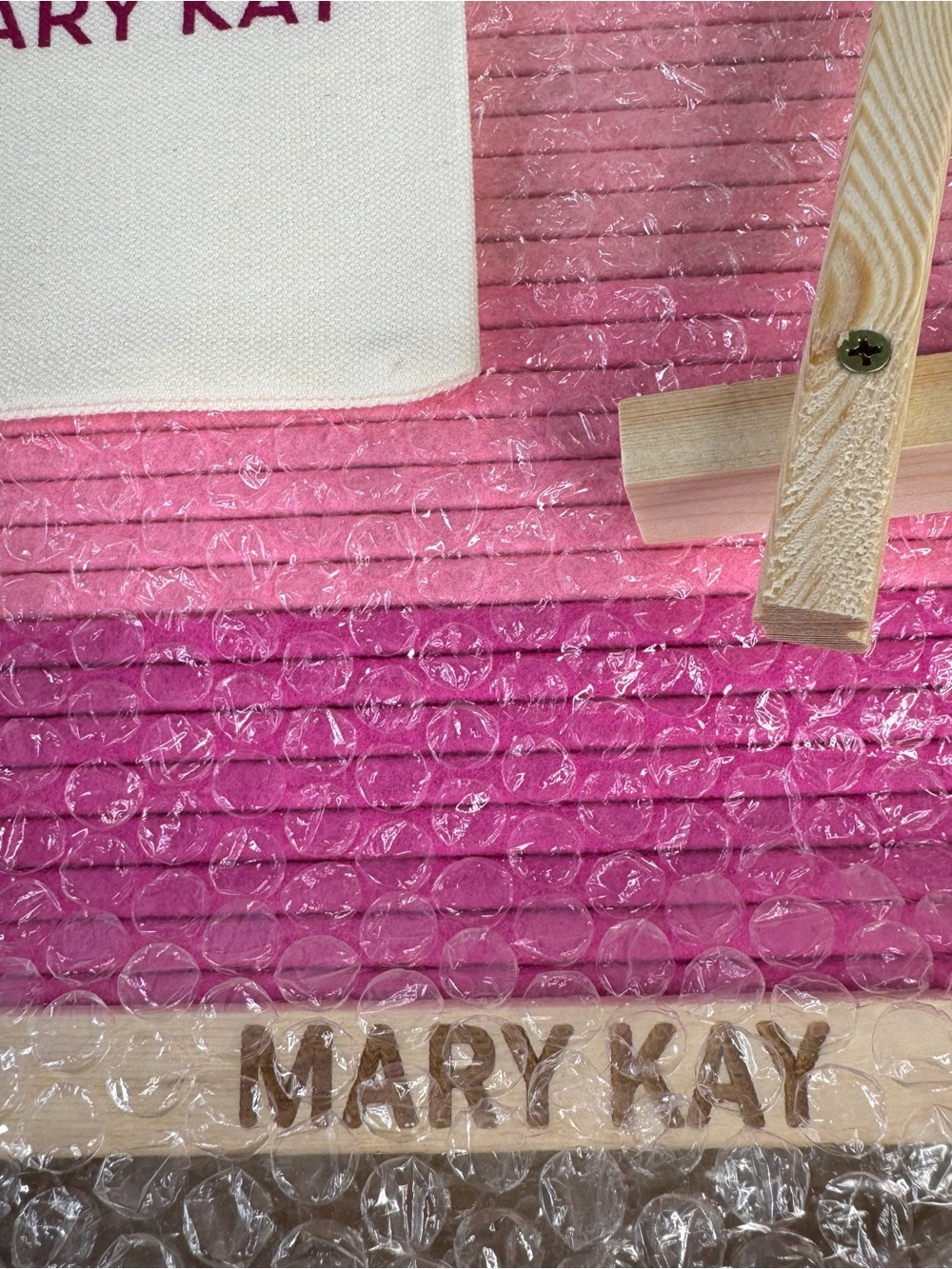 New Mary Kay Pink Felt Bulletin Letter Word Board Rectangle Wood Frame Stand - Picture 2 of 3